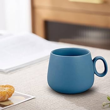 ユニークなデザインの陶器カップ ユニークなデザインの陶器カップ